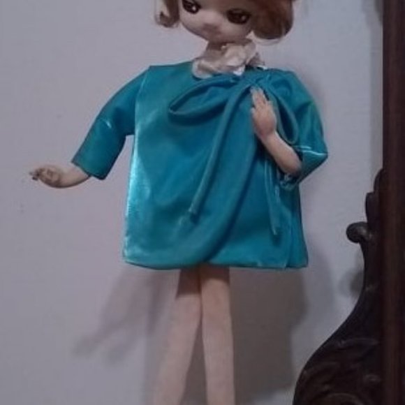 Rare 60's Retro Mod MCM Beautiful Big Eye Doll, Blue Satin Dress, Pillbox Hat - Picture 8 of 9